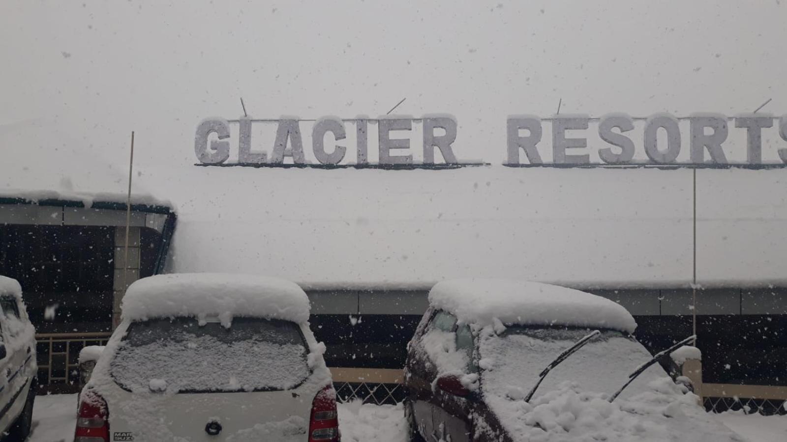 Hotel Glacier Resort Manāli Esterno foto