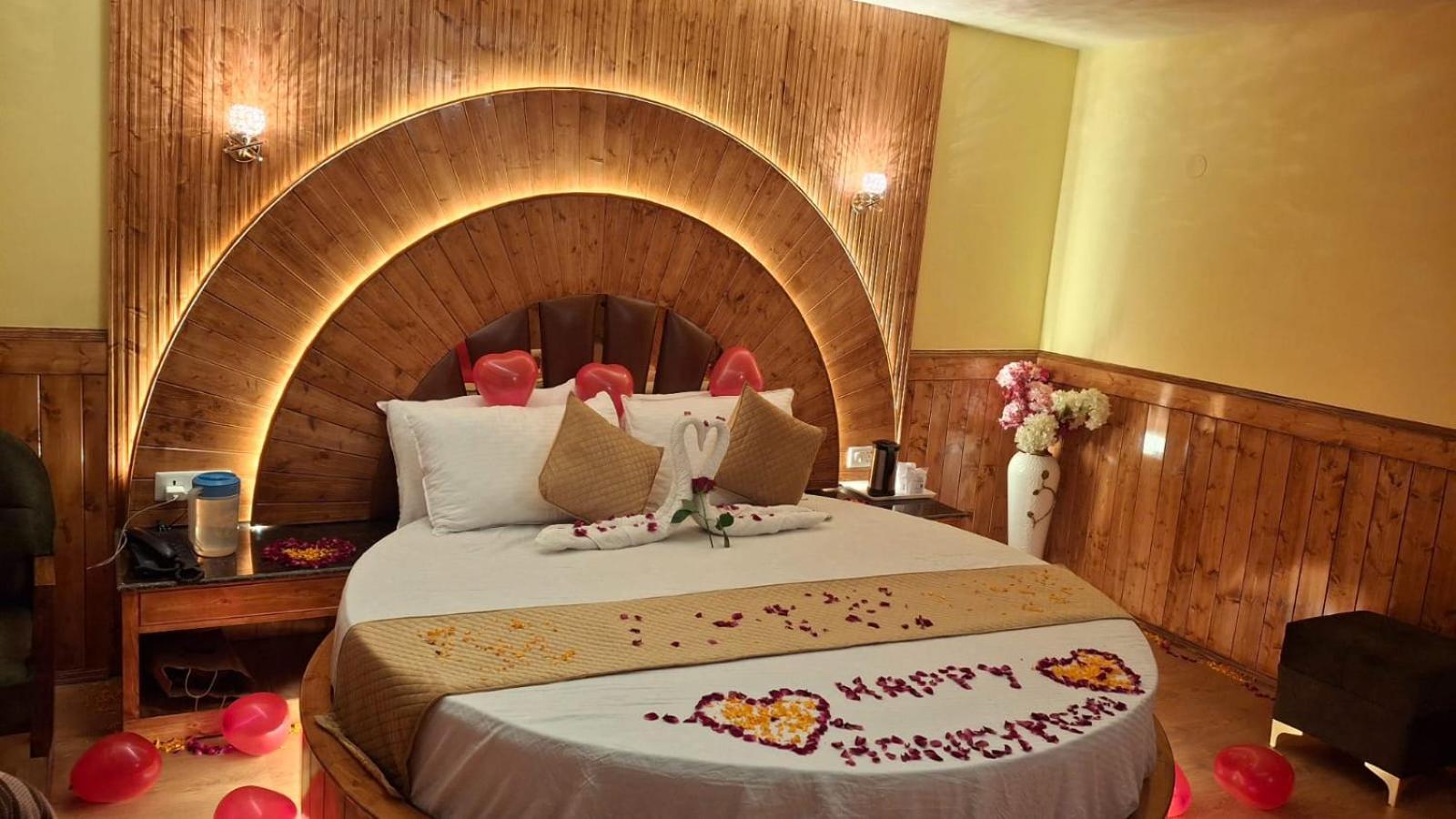 Hotel Glacier Resort Manāli Esterno foto