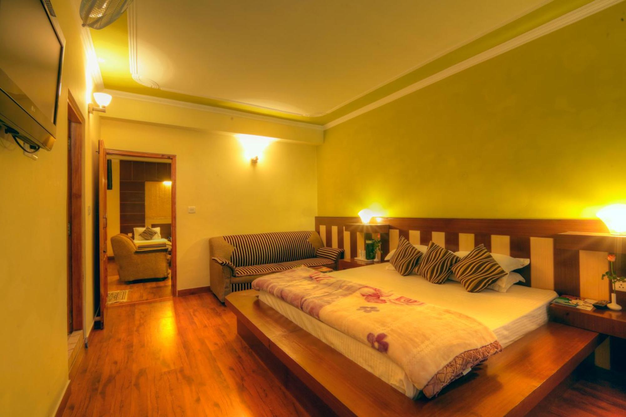 Hotel Glacier Resort Manāli Esterno foto