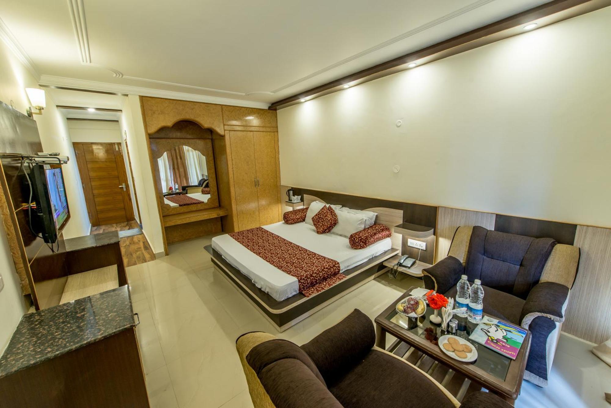 Hotel Glacier Resort Manāli Esterno foto
