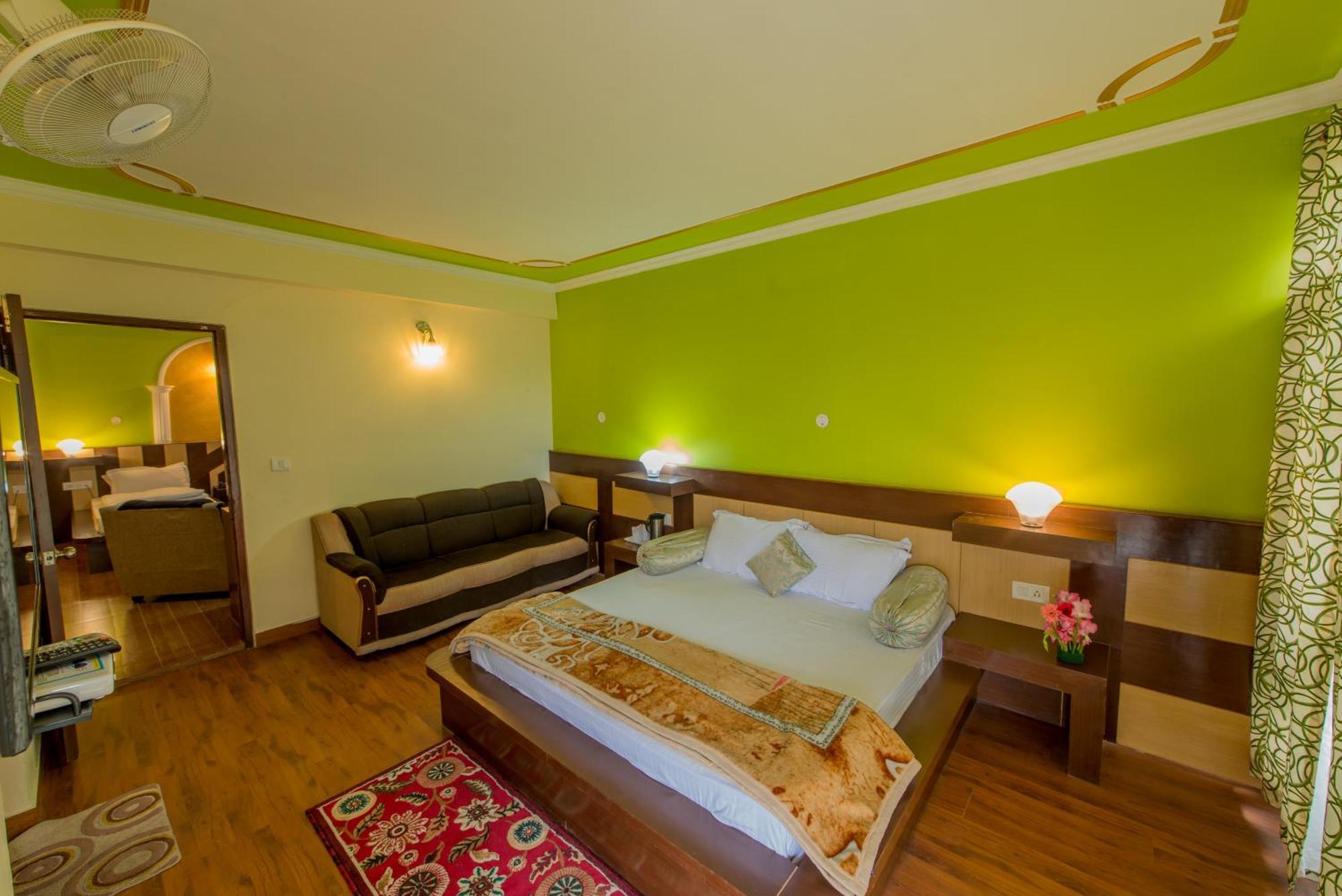 Hotel Glacier Resort Manāli Esterno foto